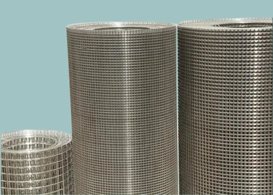 ASTM Standard Galvanized Welded Wire Mesh Fence Rolls 3fts 4fts Width