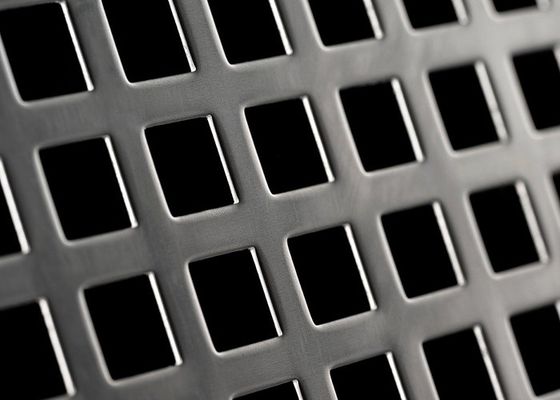 Black perforated sheet metal Oblong atau Square Hole Pattern