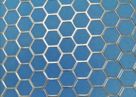 Ukuran Lubang 100mm Hexagonal Perforated Sheet Efisien Filtrasi Pemisahan Dalam Industri