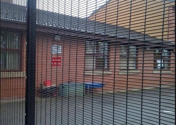 8 # 358 Anti Climb Wire Mesh 13x75mm Lubang Galvanized Weld Mesh Sheet Tahan Karat