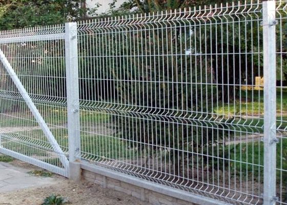 Kustomisasi Galvanized Welded Wire Mesh Sheets Pagar Keamanan Weldmesh 5.2m