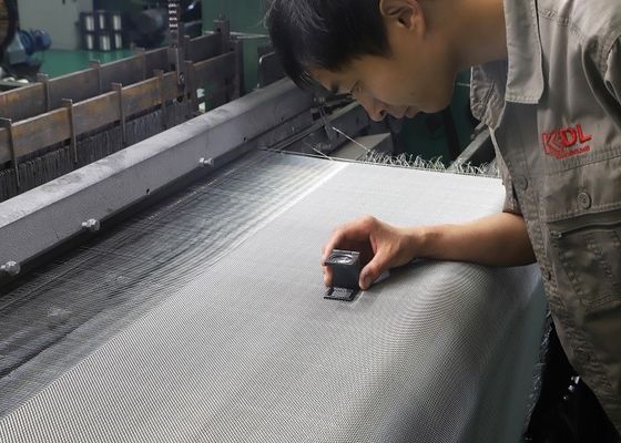Aisi304 Weave Stainless Steel Wire Mesh Screen Untuk Penggunaan Industri