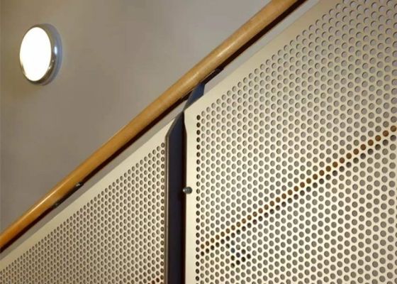 0,5mm Sampai 6mm Dekoratif Lembaran Aluminium Berlubang Perlindungan Lingkungan