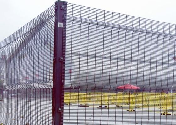 Panel Wire Mesh yang dilas dengan lubang persegi hitam untuk sekolah dengan pemasangan yang mudah