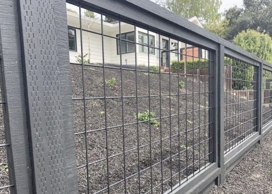 Panel Wire Mesh yang dilas dengan lubang persegi hitam untuk sekolah dengan pemasangan yang mudah
