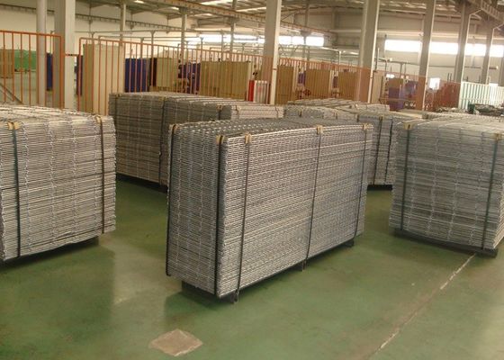 Low Carbon Steel Galvanized Welded Wire Mesh Sheets untuk Konstruksi dalam Panel atau Rolls