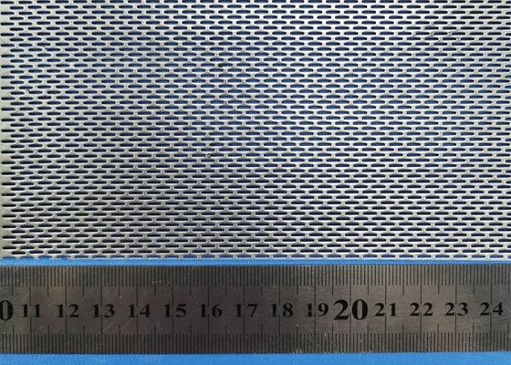 0.7mm Putih Perforated Aluminium Sheet dengan lubang persegi untuk dekorasi