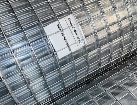 Square Hole PVC Coated Welded Wire Mesh Untuk Perlindungan Kebutuhan yang Berbeda
