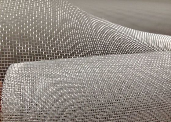 Tahan korosi ASTM E2016 Standar Woven Metal Screen Tahan Dampak Berat Raw Edge Preparation