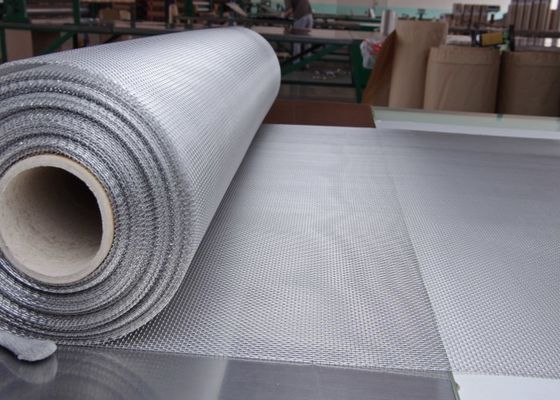 Tahan korosi ASTM E2016 Standar Woven Metal Screen Tahan Dampak Berat Raw Edge Preparation