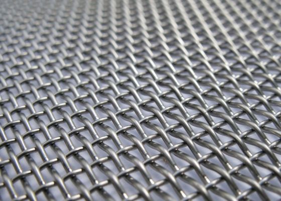 Tinggi Kekuatan Tarikan Baja Karbon Woven Wire Mesh Untuk Industri Pertambangan