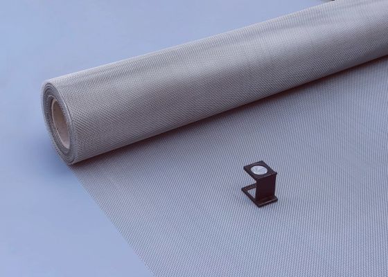 Luas Disesuaikan Plain Weave Woven Wire Mesh Screen dengan Multiple Options Material