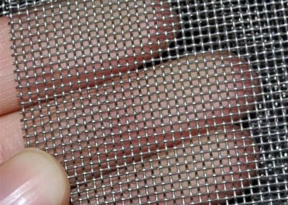 Mesh 12 x 12 Baja Karbon Baja Persegi Panjang Dibangun untuk Memberikan Kekuatan dan Stabilitas Luar Biasa di Industri