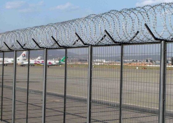4.0m 5.2m Plastik Dilapisi Wire Mesh Panel Panel Pagar Keamanan Bandara