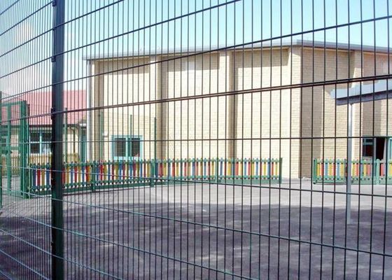 Panel Wire Mesh Dilas Stainless Steel Keamanan Tinggi Untuk Pagar 2.7m Anti Penuaan